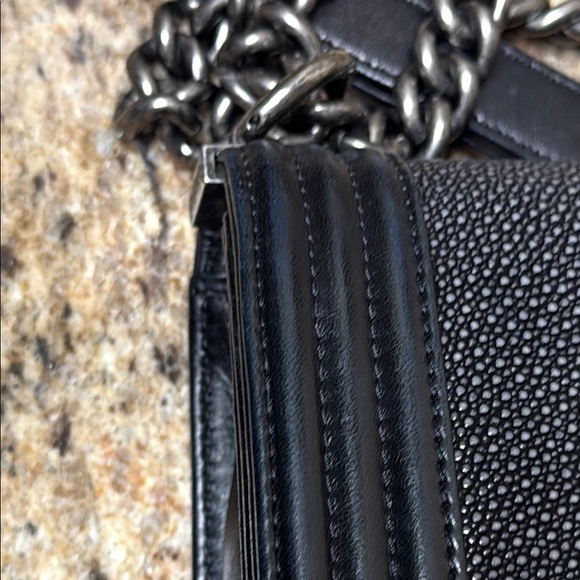 Chanel Shagreen Stingray Black Leather Chain Boy Bag Old Medium - Picture 5 of 10
